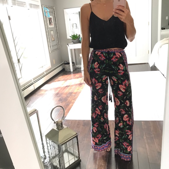 Flying Tomato Pants - Flying Tomato black floral wide leg lounge pants